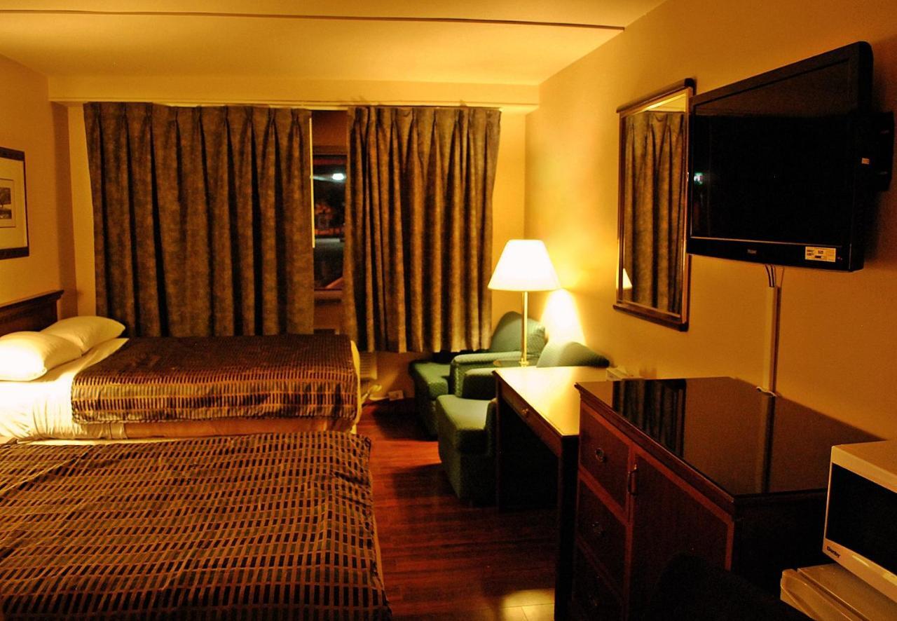 Chomedey Inn Laval Ruang foto