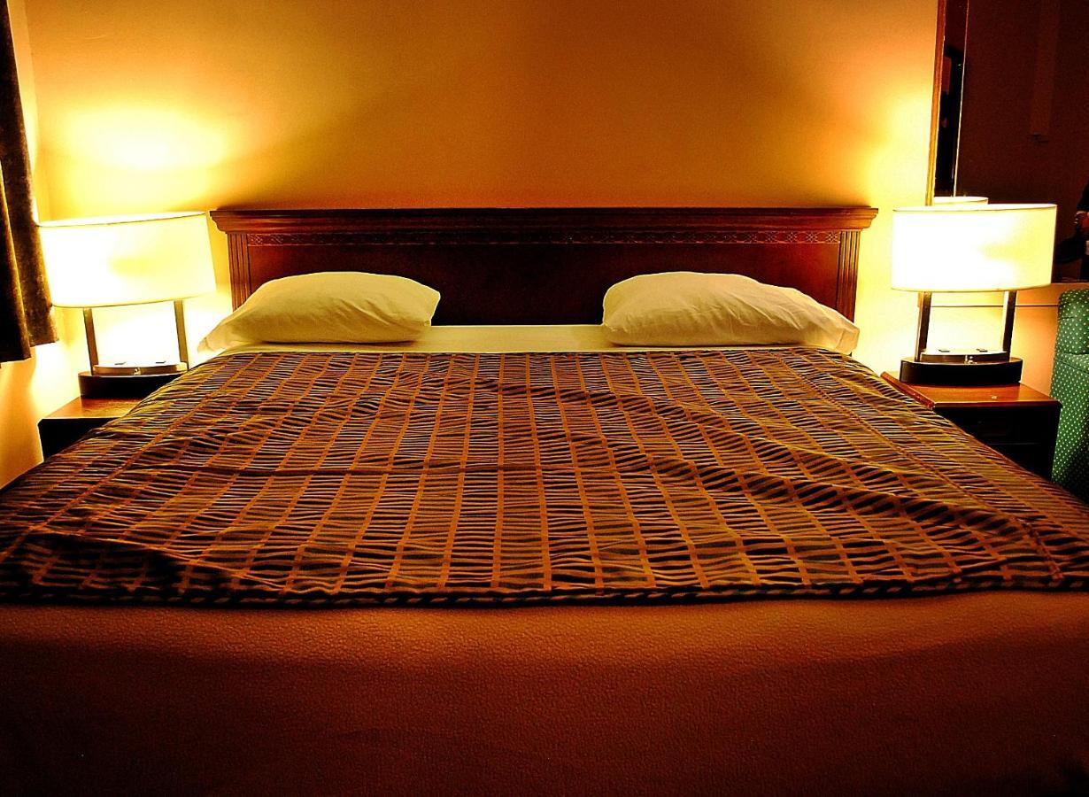 Chomedey Inn Laval Ruang foto